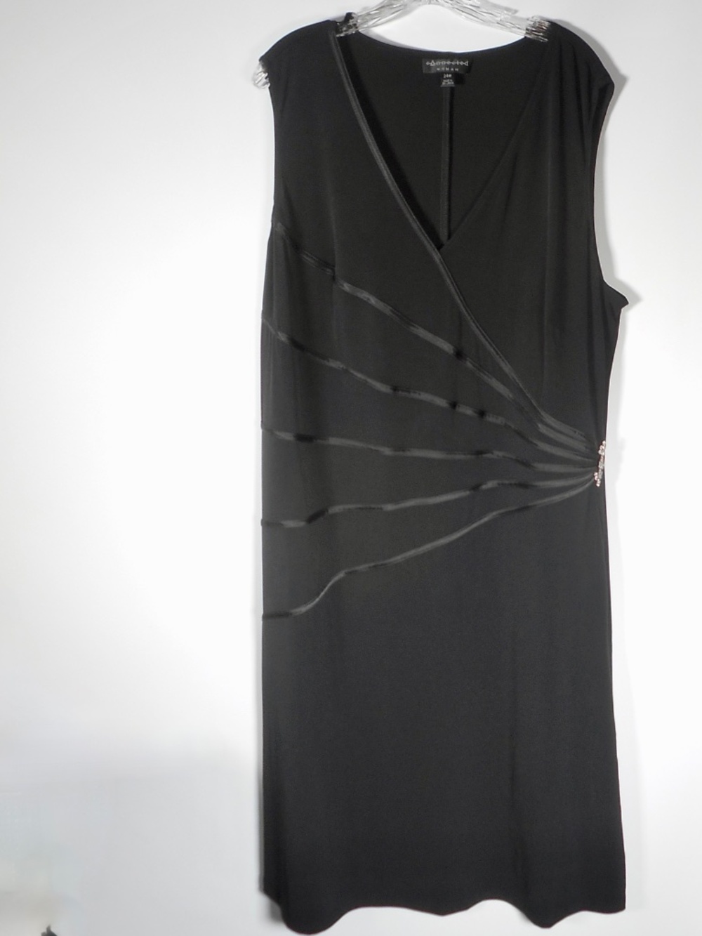 NWT Connected Woman 24W Black Stretch Dress Evening Cocktail Sleeveless Brooch